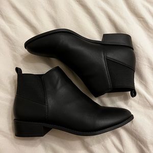 Aldo Ankle Chelsea Boots
